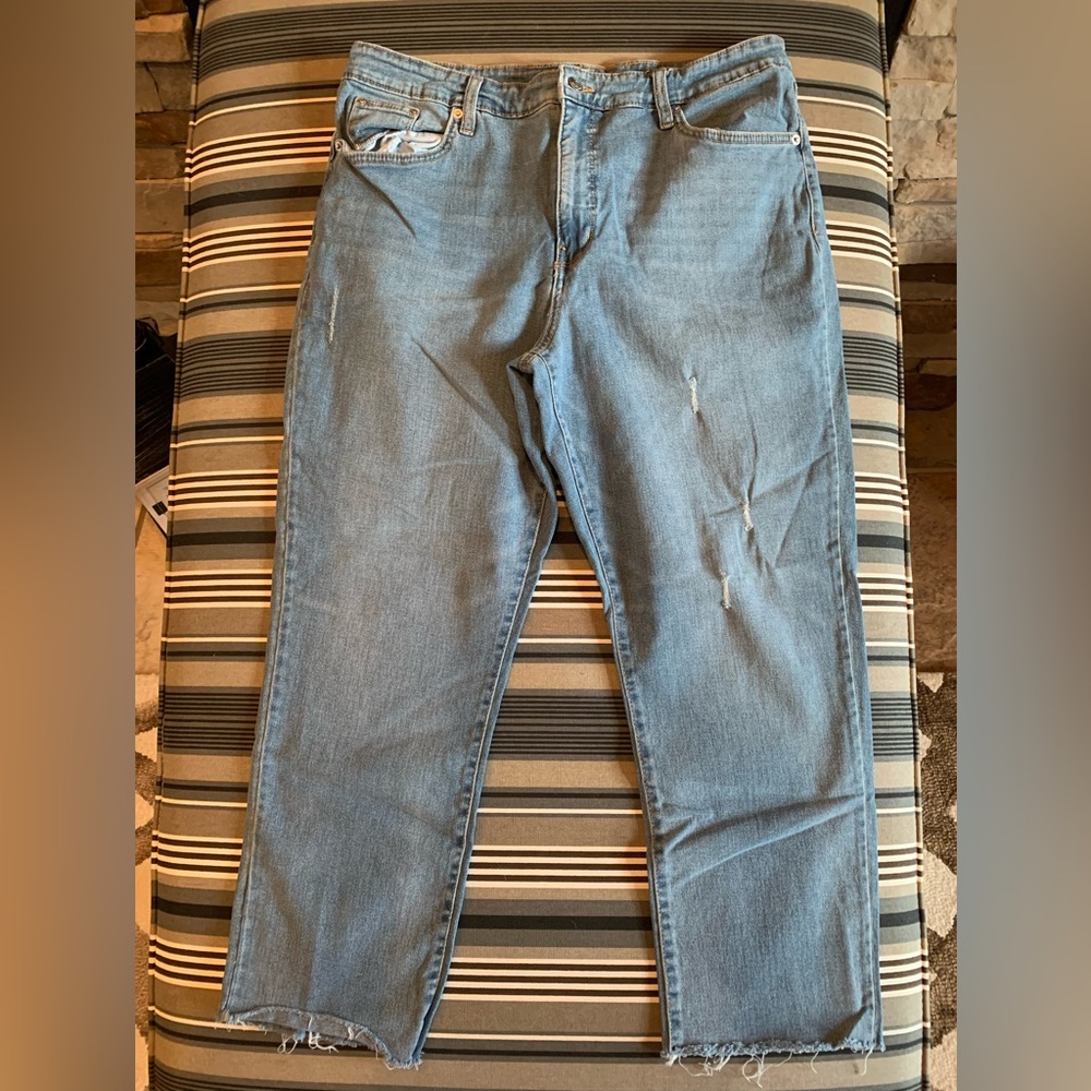 Crown & Ivy Women’s High Rise Vintage Straight Leg Jeans